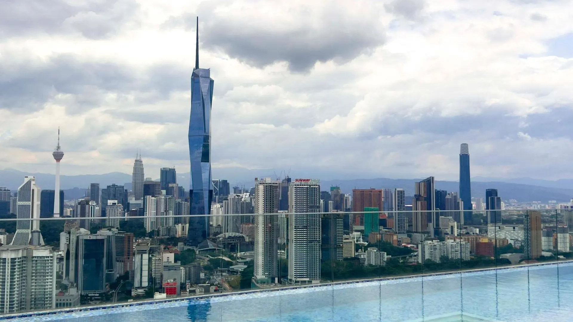 קואלה לומפור Sky Pool Suites Kl Sentral - Riveria City